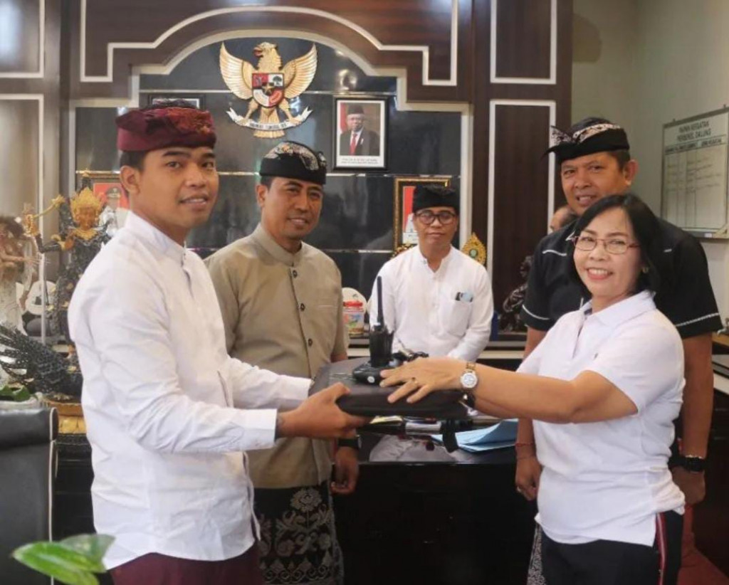 Kegiatan Serah terima Kelian Banjar Dinas Kwanji